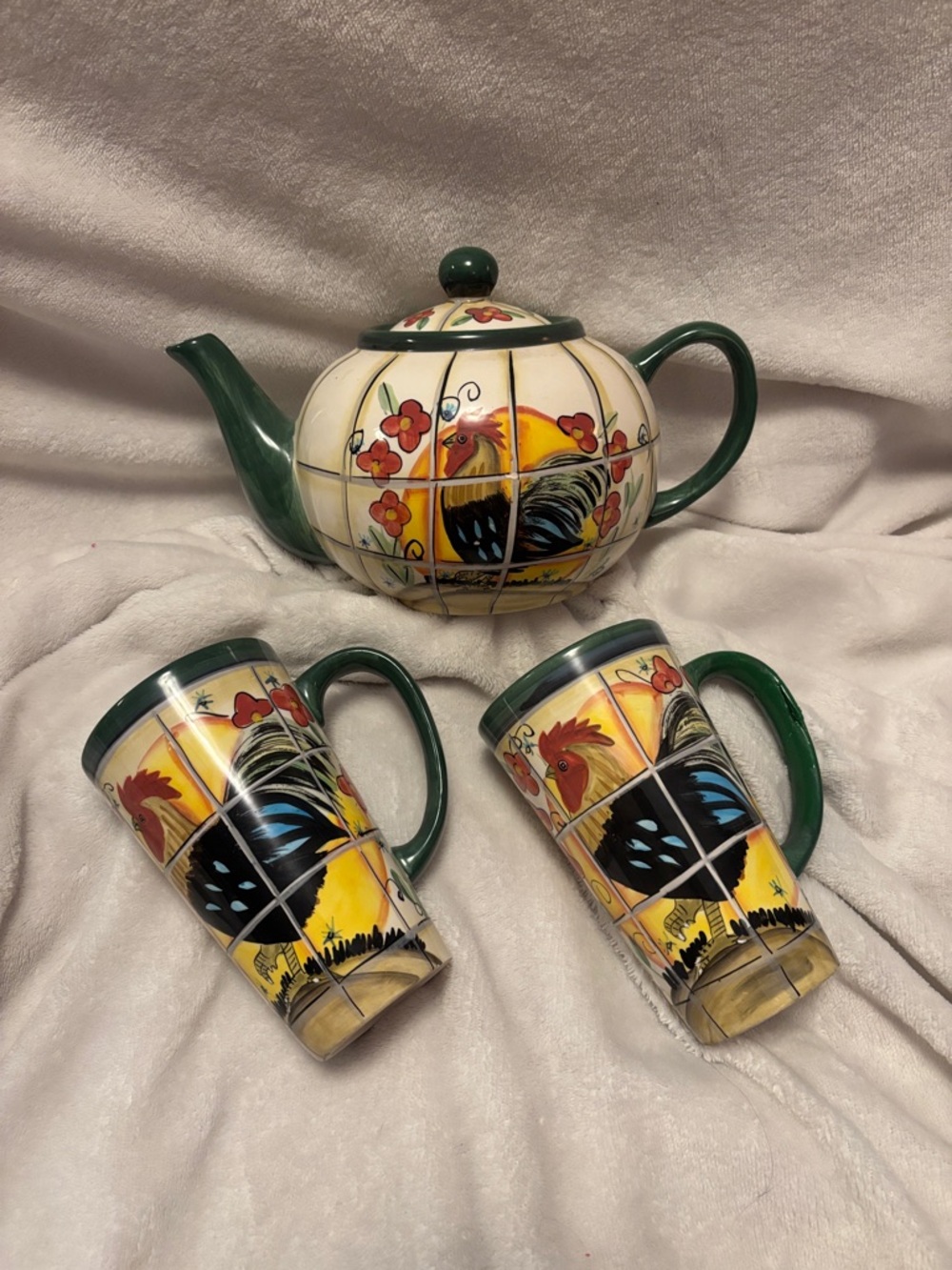 rooster teapot & matching mugs / Rooster Tile-Style Teapot & Mugs Set Green Trim